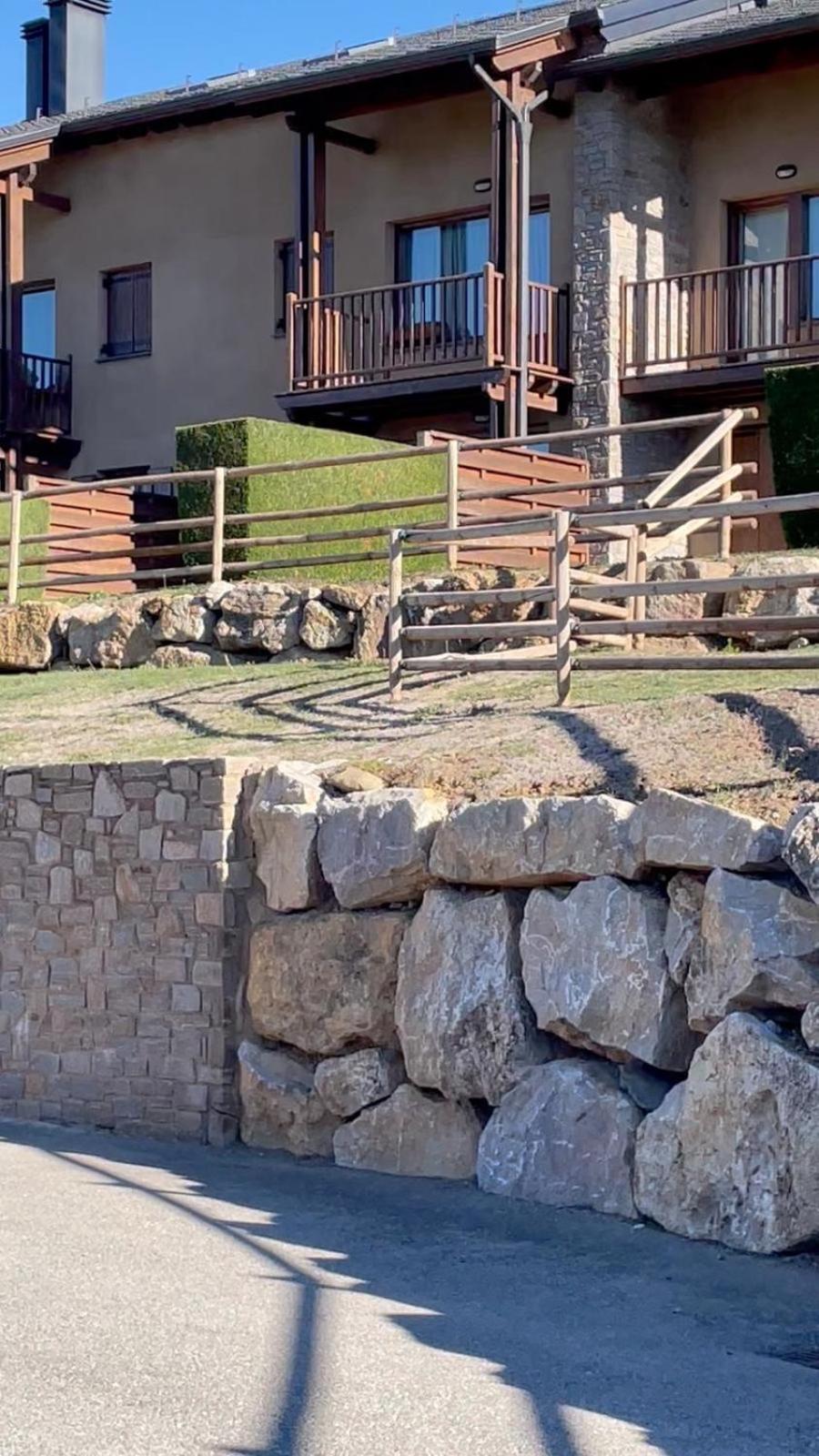 Apartamento Renovado Con Jardin Privado, Parking ,Wifi Y Piscina Osseja Exterior photo