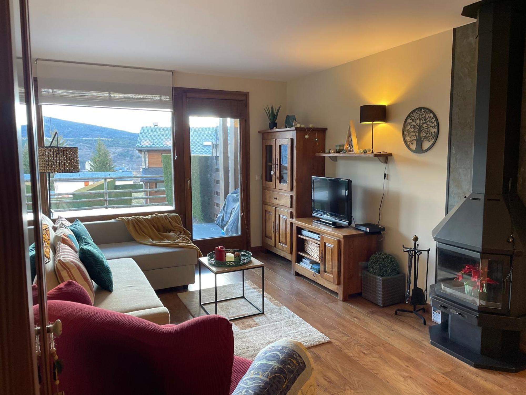 Apartamento Renovado Con Jardin Privado, Parking ,Wifi Y Piscina Osseja Exterior photo