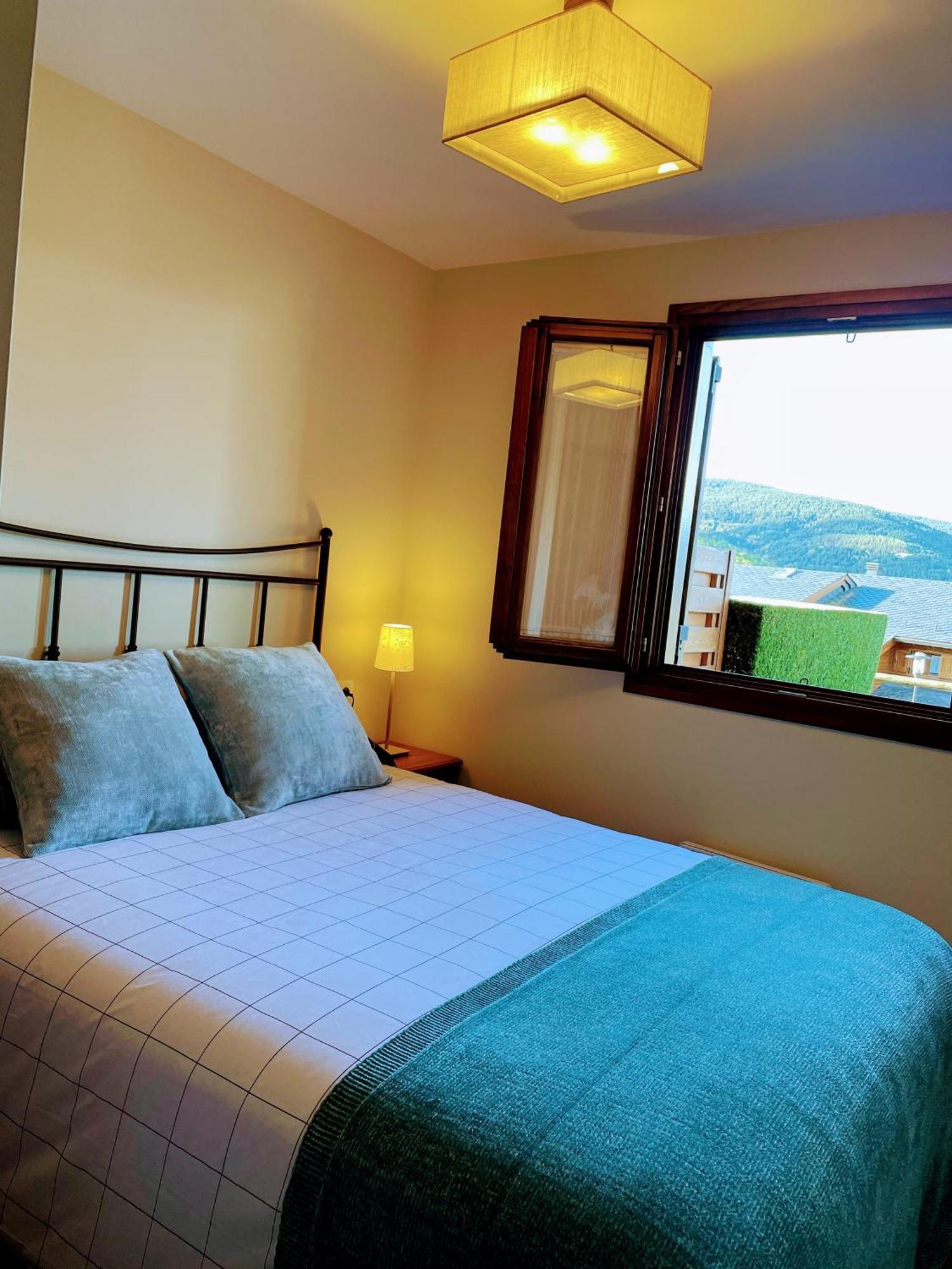 Apartamento Renovado Con Jardin Privado, Parking ,Wifi Y Piscina Osseja Exterior photo