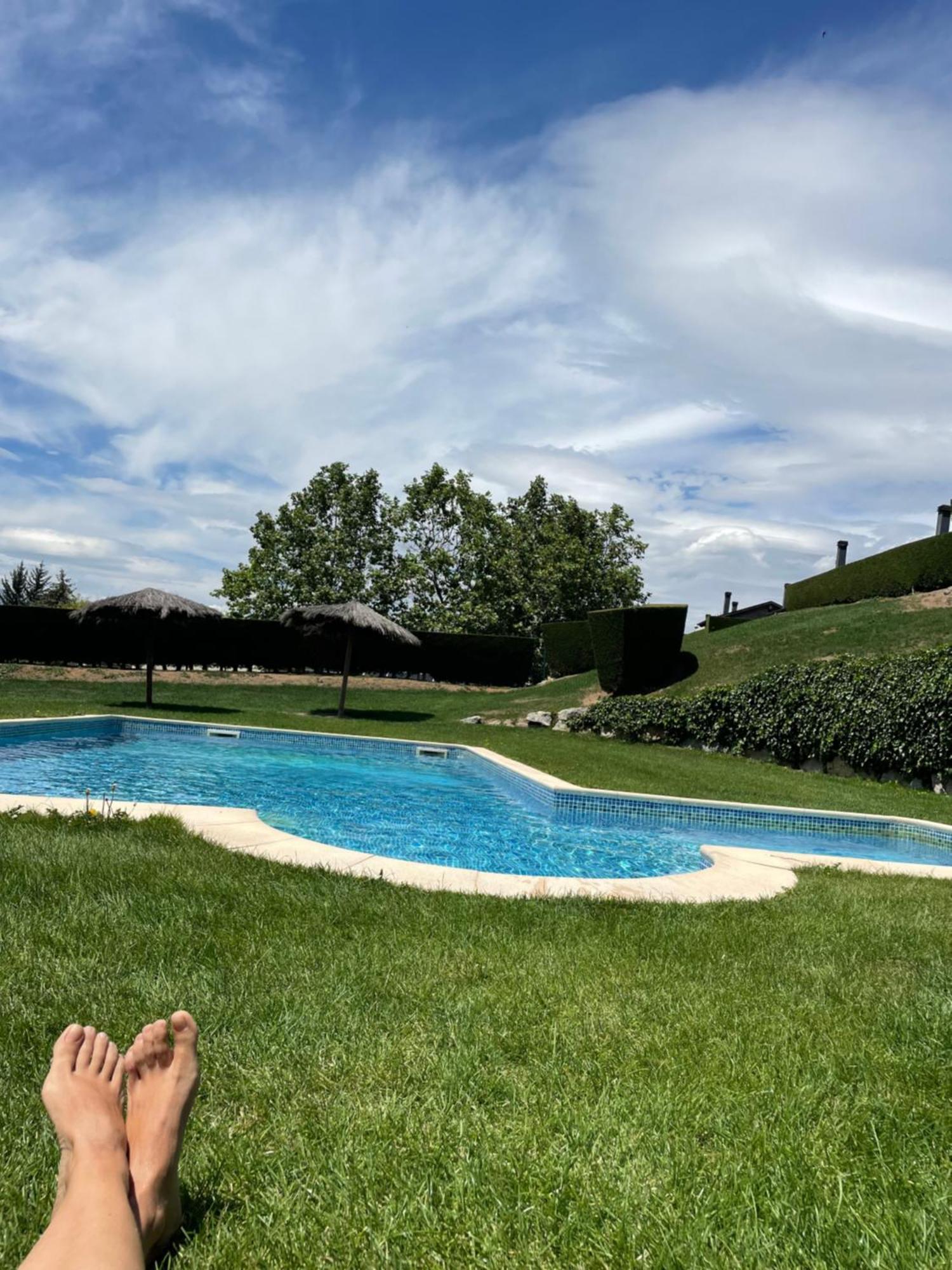 Apartamento Renovado Con Jardin Privado, Parking ,Wifi Y Piscina Osseja Exterior photo