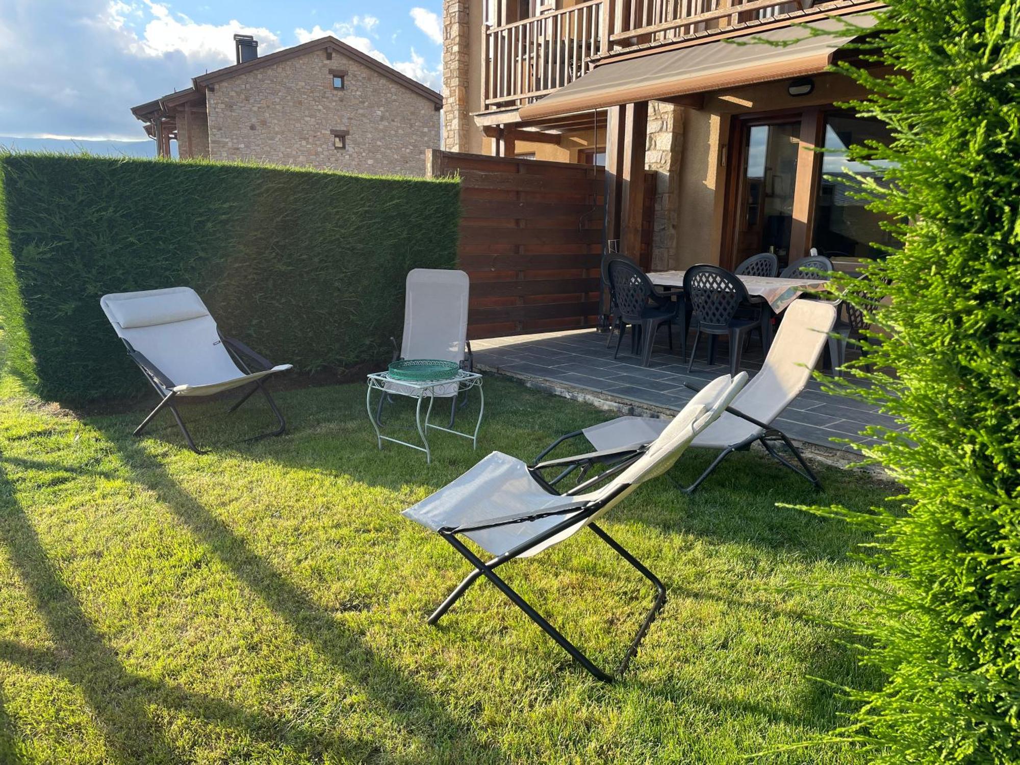 Apartamento Renovado Con Jardin Privado, Parking ,Wifi Y Piscina Osseja Exterior photo